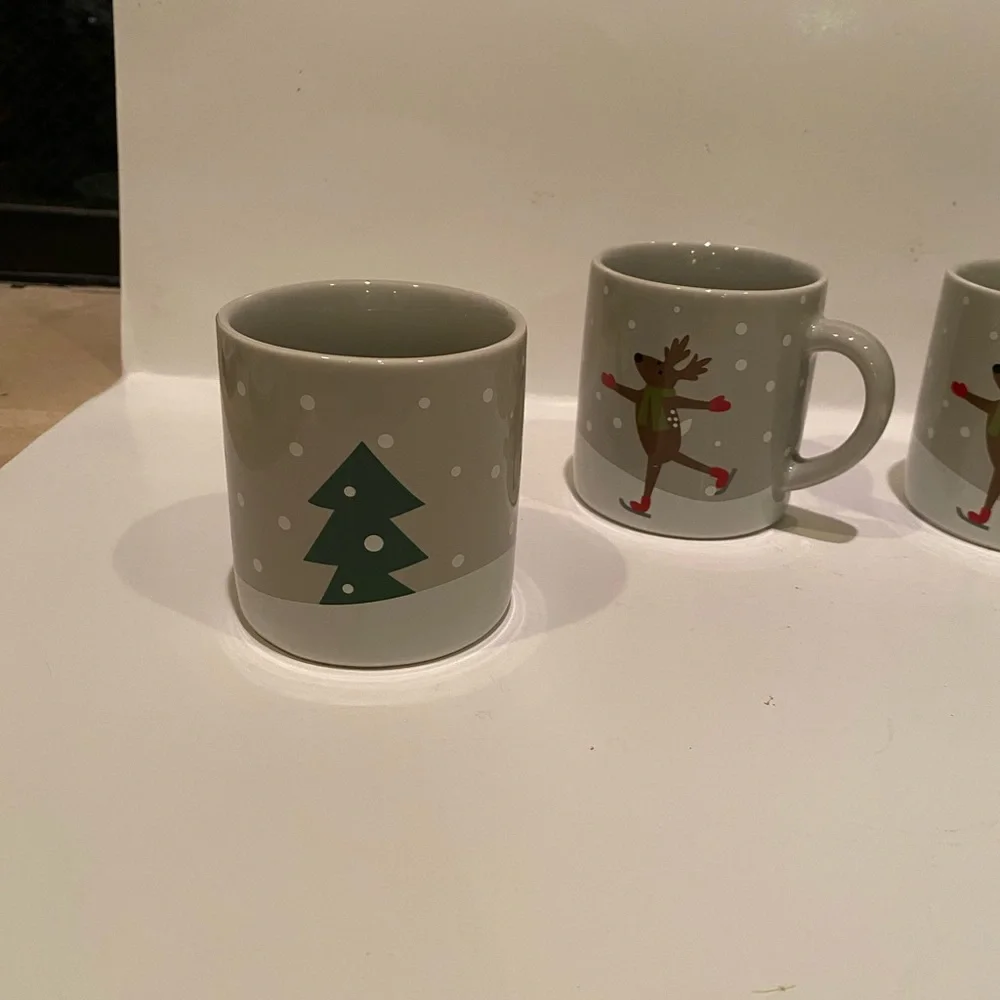Crate & Barrel Joan Anderson Christmas Mugs 3”